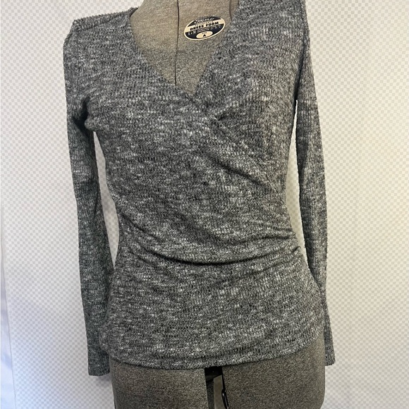 Rock And Republic  Fitted Ruched Side Top  Madlyn Gray Black Long Sleeve X small - Picture 1 of 12
